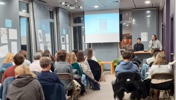 Présentation des titres de la sélection aux lecteurs de la bibilothèque
